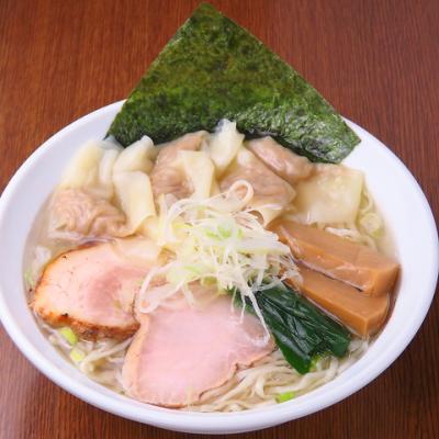 【塩ワンタン麺】920円(税込)の写真