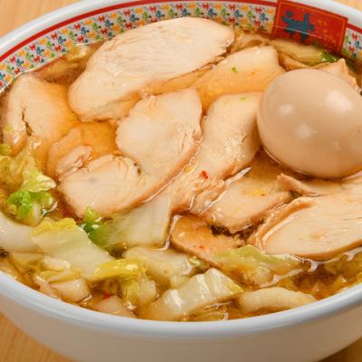 12月28日までの限定メニュー☆鶏の旨味が染みわたる・・・鶏叉焼煮玉子ラーメンの写真